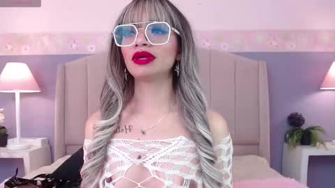 Danna online show from 10/22/25, 08:08