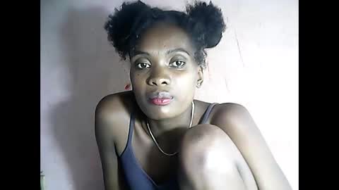 Emerence9794 online show from 04/05/26, 07:33