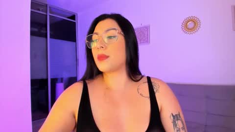 emi_carter online show from 12/17/25, 09:21