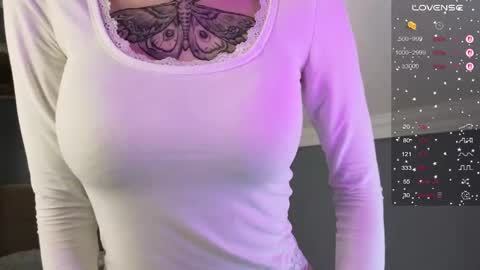 Snapshot of emi_mally chatting on 04/05/26, 06:16 Sofia online show from 04/05/26, 06:16