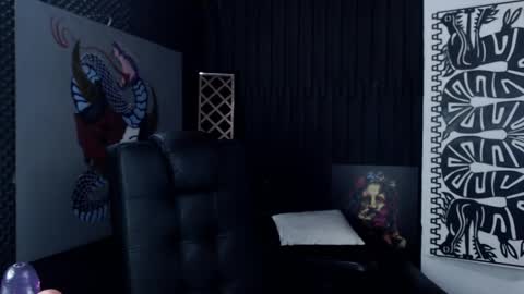 Snapshot of emiantonella_ chatting on 02/14/25, 09:10 Antonella online show from 02/14/25, 09:10