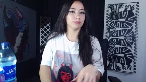 Snapshot of emiantonella_ chatting on 02/26/25, 08:54 Antonella online show from 02/26/25, 08:54