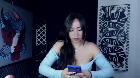 Snapshot of emiantonella_ chatting on 03/01/25, 06:32 Antonella online show from 03/01/25, 06:32