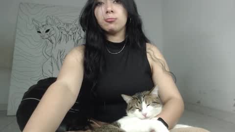 Snapshot of emiantonella_ chatting on 11/22/25, 11:37 Antonella online show from 11/22/25, 11:37