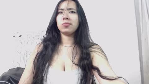 Snapshot of emiantonella_ chatting on 11/25/25, 09:04 Antonella online show from 11/25/25, 09:04