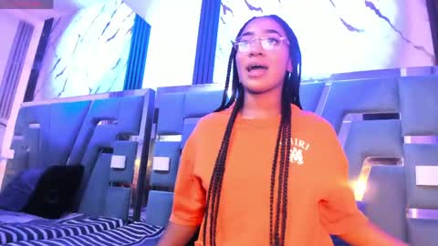Emy online show from 05/02/26, 01:43