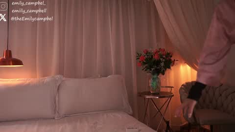 Emily Campbell online show from 10/03/25, 12:18