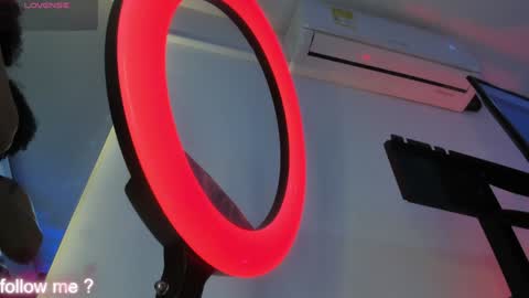 Snapshot of emiilycollins1 chatting on 01/18/25, 09:02 online show from 01/18/25, 09:02