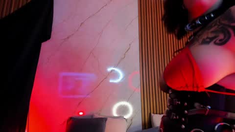 Snapshot of emiilycollins1 chatting on 01/20/25, 08:29 online show from 01/20/25, 08:29