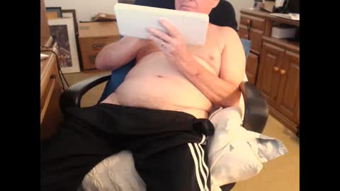 Snapshot of emil_karpo chatting on 02/10/25, 04:04 Terrance1st online show from 02/10/25, 04:04