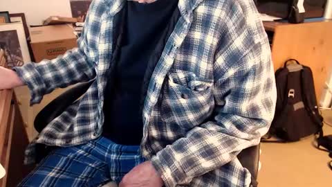 Snapshot of emil_karpo chatting on 02/16/25, 04:42 Terrance1st online show from 02/16/25, 04:42