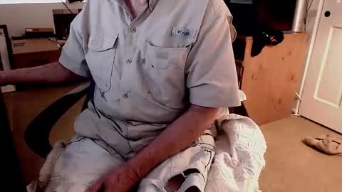 Snapshot of emil_karpo chatting on 10/21/25, 02:51 Terrance1st online show from 10/21/25, 02:51