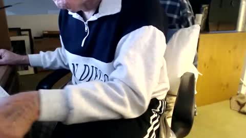 Snapshot of emil_karpo chatting on 11/20/25, 03:34 Terrance1st online show from 11/20/25, 03:34