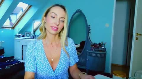 Emila online show from 01/21/25, 12:07