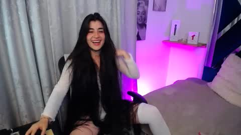 emilayton_ online show from 12/03/24, 06:37