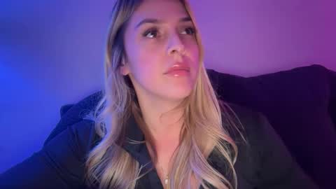 Snapshot of emilelovesyou chatting on 02/15/26, 08:02 emilelovesyou online show from 02/15/26, 08:02