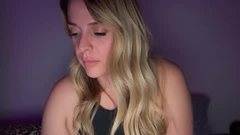 Snapshot of emilelovesyou chatting on 03/30/26, 06:03 emilelovesyou online show from 03/30/26, 06:03