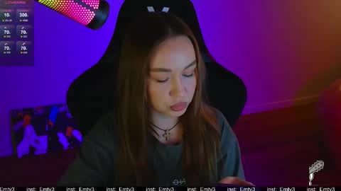 Emili online show from 04/10/26, 10:42