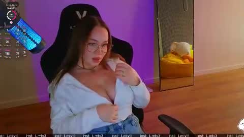 Emili online show from 08/03/26, 08:35