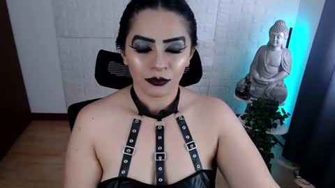 Snapshot of emili_evans_ chatting on 06/20/26, 05:27 POWERFULL GODDESS EMILI online show from 06/20/26, 05:27