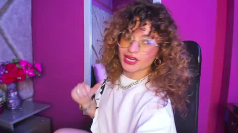 Snapshot of emili_rouse_ chatting on 09/10/25, 09:59 Emy online show from 09/10/25, 09:59