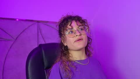 Snapshot of emili_rouse_ chatting on 10/08/25, 07:55 Emy online show from 10/08/25, 07:55