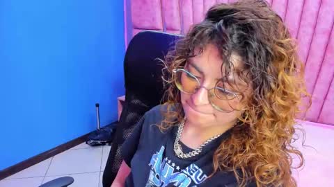 Snapshot of emili_rouse_ chatting on 11/09/25, 05:33 Emy online show from 11/09/25, 05:33