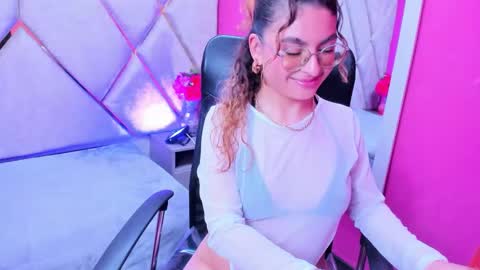 Snapshot of emili_rouse_ chatting on 11/13/25, 03:16 Emy online show from 11/13/25, 03:16