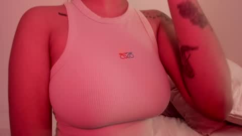 Emilia Big Boobs online show from 01/05/25, 12:31
