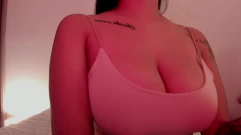 Emilia Big Boobs online show from 01/13/25, 12:41