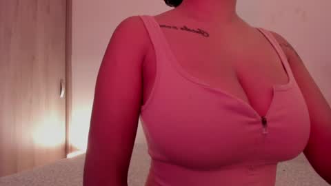 Emilia Big Boobs online show from 01/15/25, 04:11