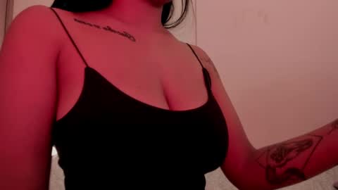 Emilia Big Boobs online show from 01/21/25, 07:50