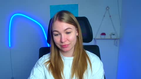 Emilia online show from 02/16/26, 12:23