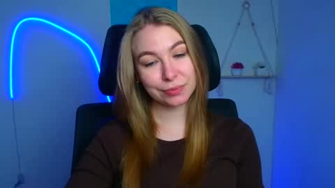 Emilia online show from 02/17/26, 12:34