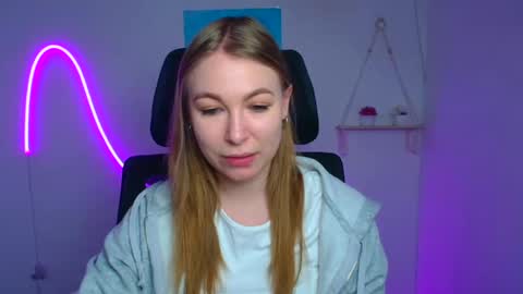 Emilia online show from 02/23/26, 12:24