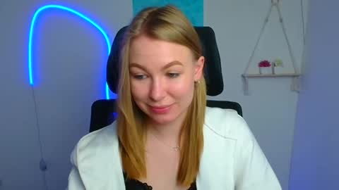 Emilia online show from 04/11/26, 07:45