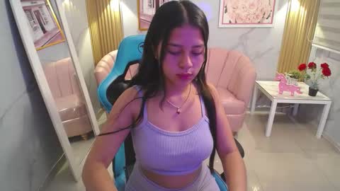 Emilia  online show from 10/10/25, 04:33