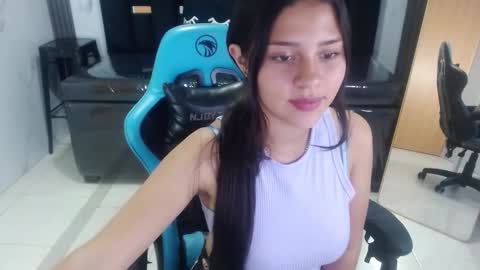 Emilia  online show from 10/15/25, 03:39