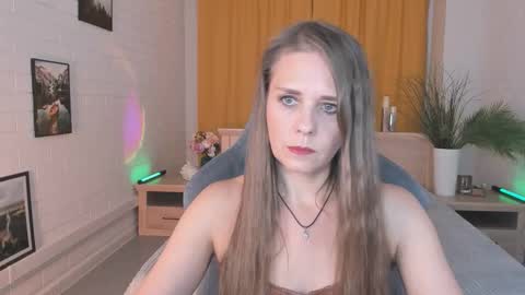 Emilia Bedy online show from 09/15/25, 09:09