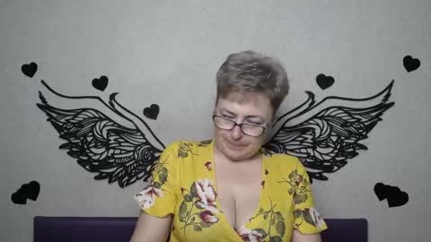 EmiliaGree online show from 04/15/26, 05:42