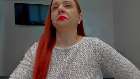 Emiliana online show from 04/15/26, 09:16