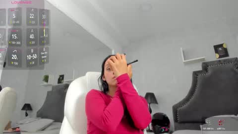 EmiliaRose online show from 09/18/25, 10:01