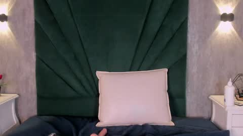 Emilie online show from 04/01/26, 01:41