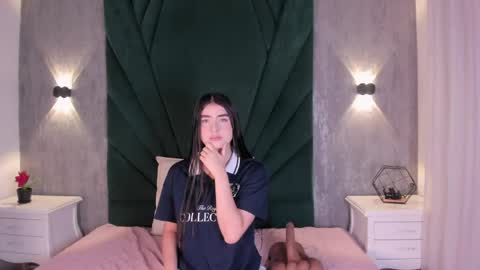 Emilie online show from 04/15/26, 11:28