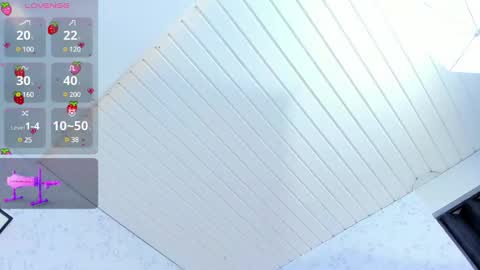 Snapshot of emilie_james chatting on 01/19/25, 07:37 Emilie James online show from 01/19/25, 07:37