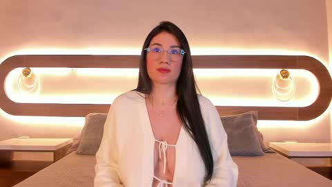 Emilie online show from 04/22/26, 03:09