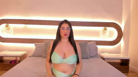 Emilie online show from 04/23/26, 02:57