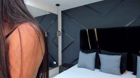 Emillie online show from 12/26/24, 05:19