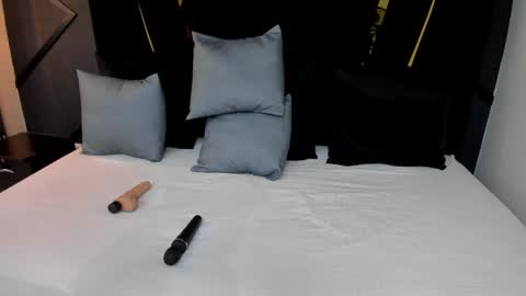 Emillie online show from 12/30/24, 05:13