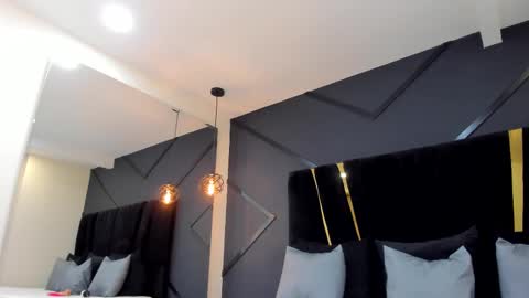 Emillie online show from 03/05/25, 05:08